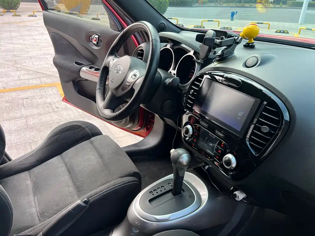 Infiniti ESQ — фото 13