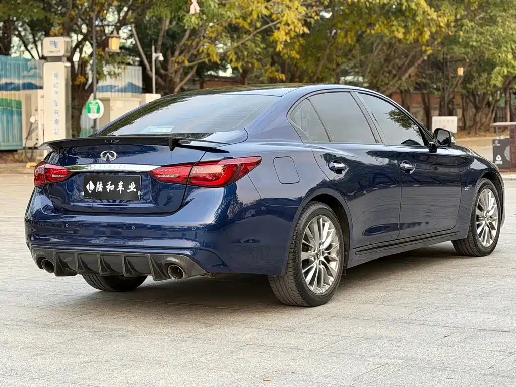 Infiniti Q50L — фото 19