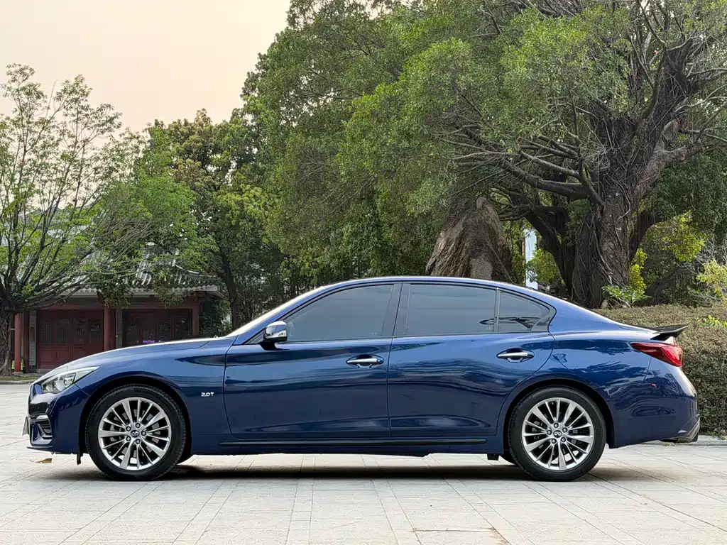 Infiniti Q50L — фото 4