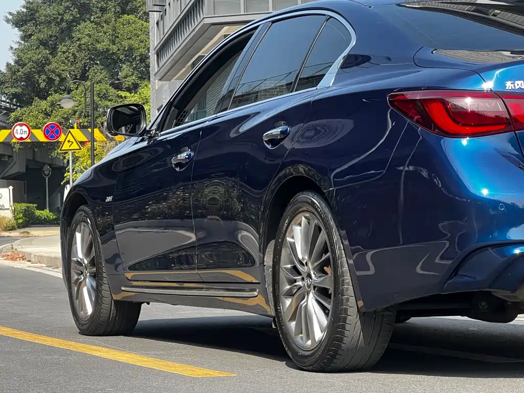 Infiniti Q50L — фото 13