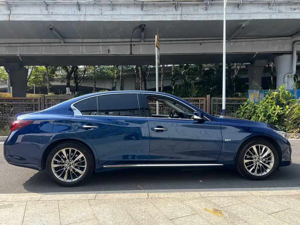 Infiniti Q50L — фото 9