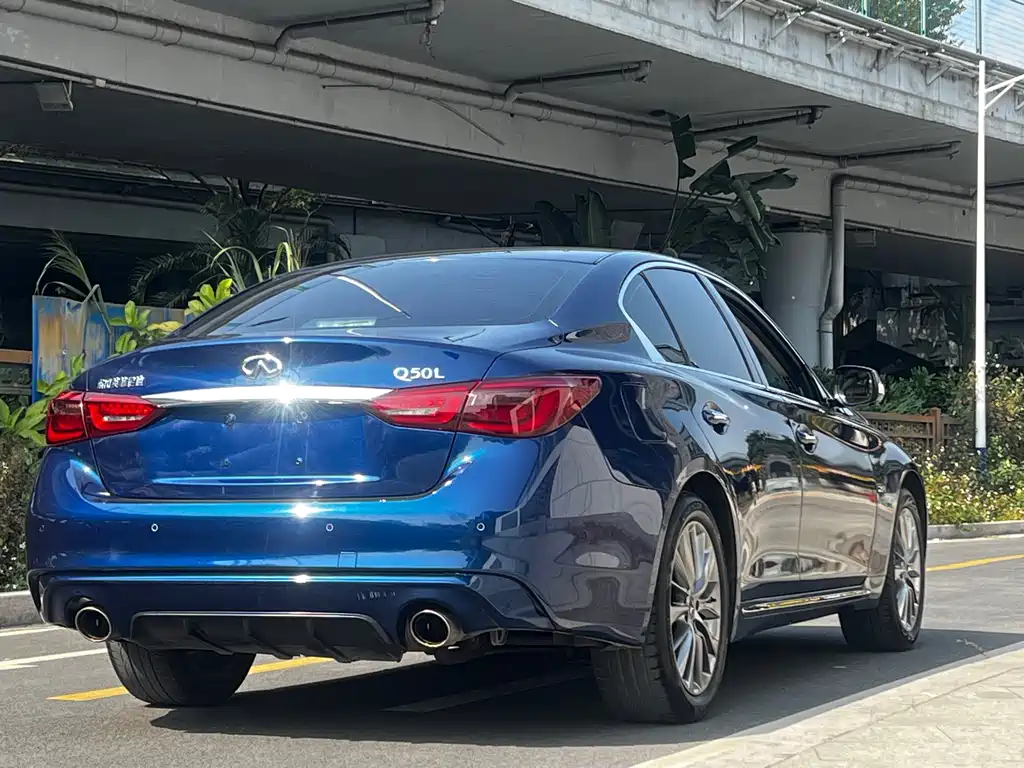 Infiniti Q50L — фото 10