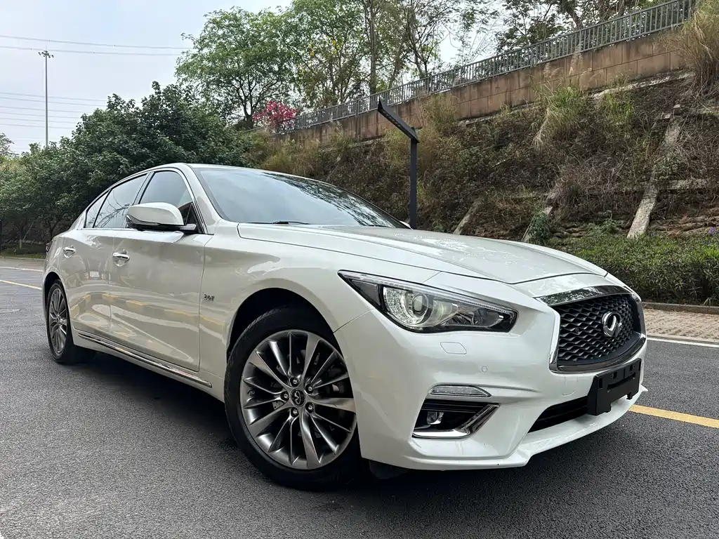 Infiniti Q50L — фото 3