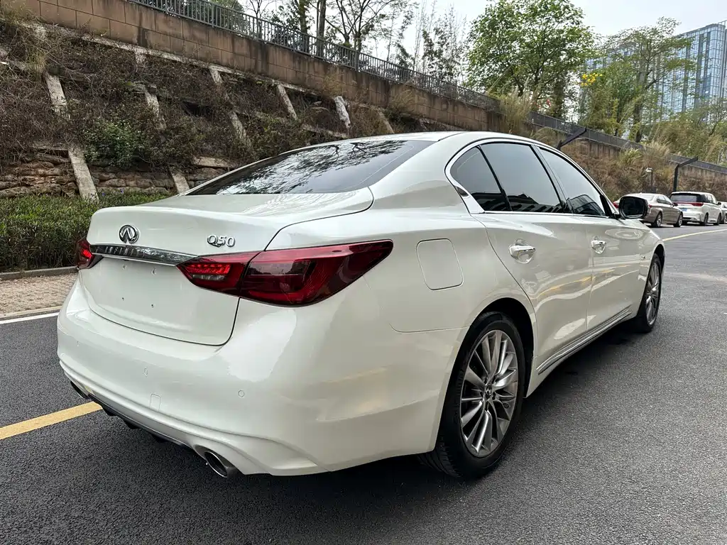 Infiniti Q50L — фото 5