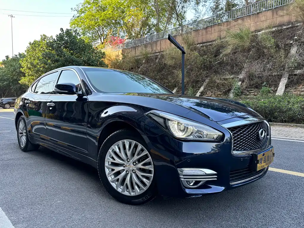 Infiniti Q70 — фото 3