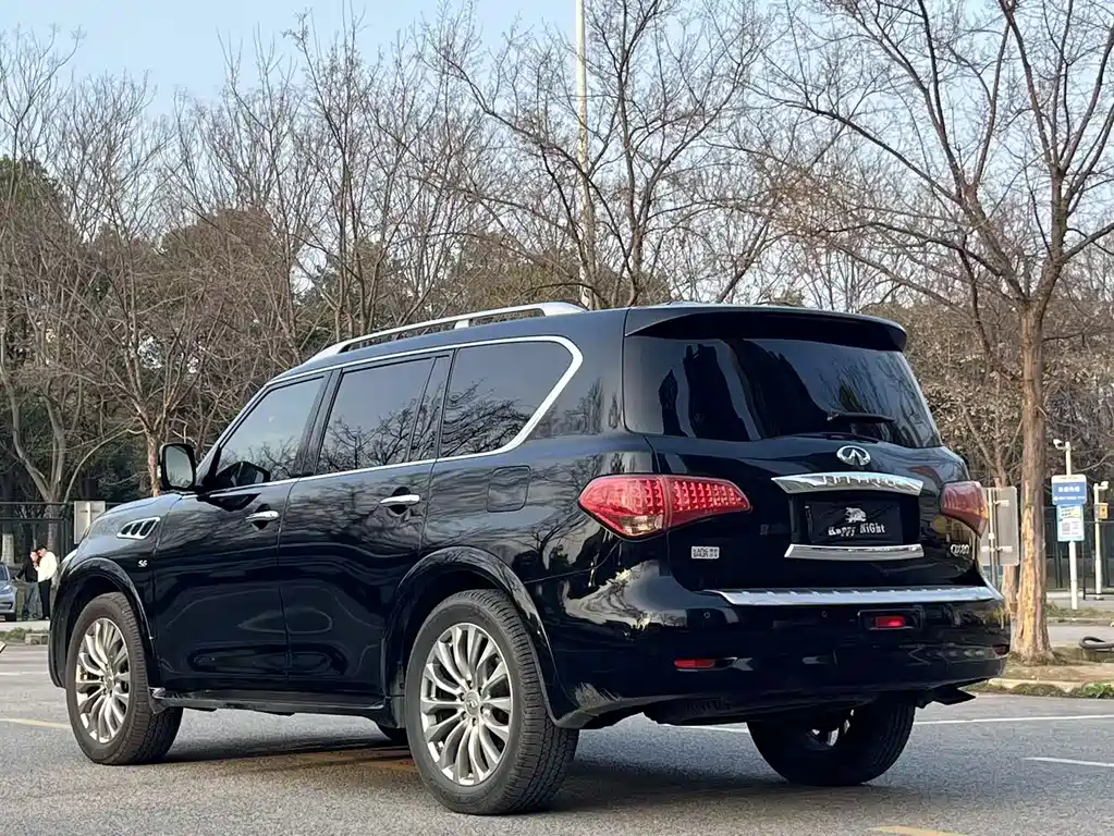 Infiniti QX80 — фото 4