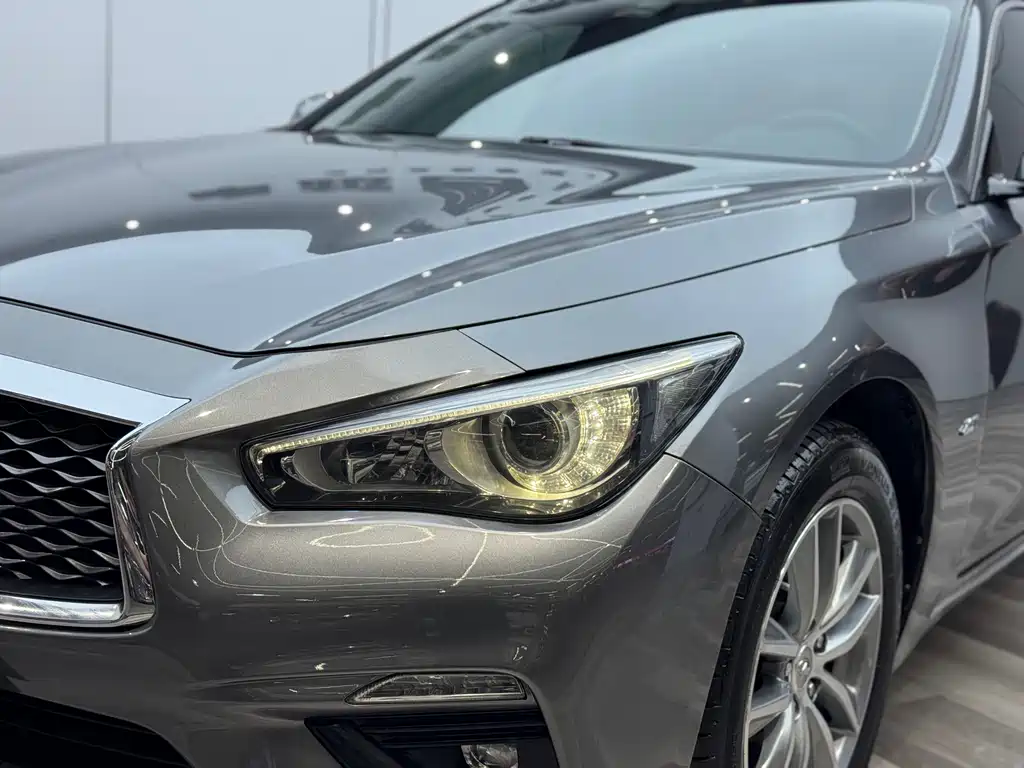 Infiniti Q50L — фото 21
