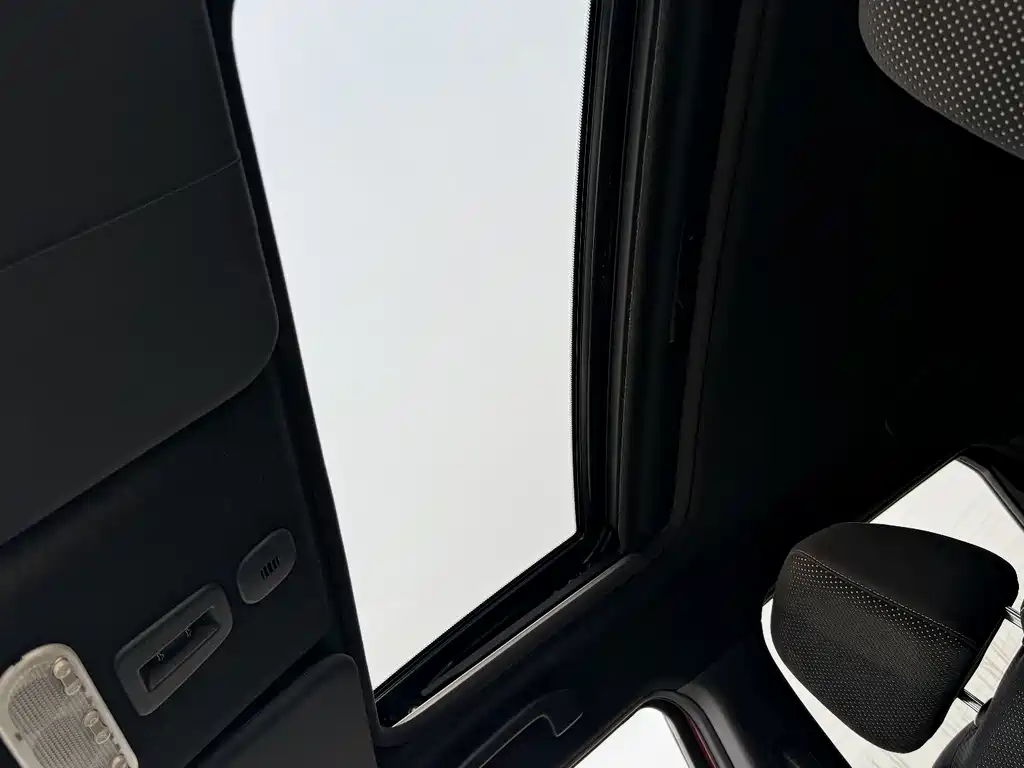 Infiniti ESQ — фото 24