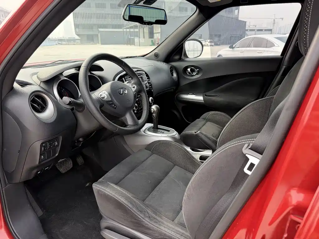 Infiniti ESQ — фото 25