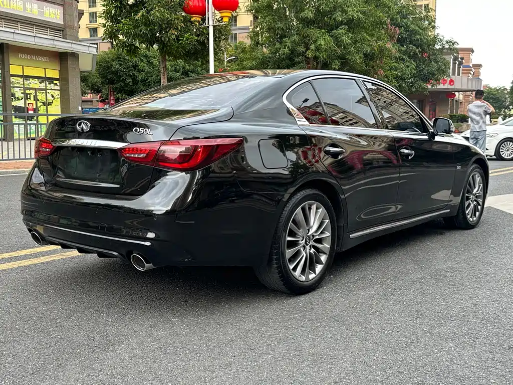 Infiniti Q50L — фото 9