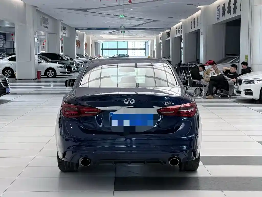 Infiniti Q50L — фото 7