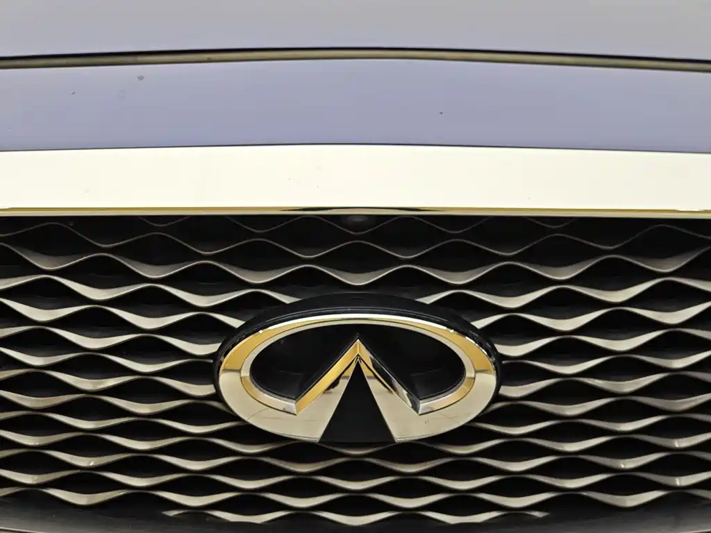 Infiniti Q50L — фото 3