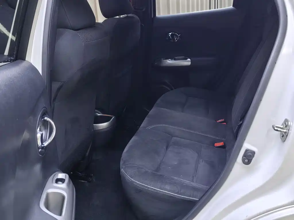 Infiniti ESQ — фото 20