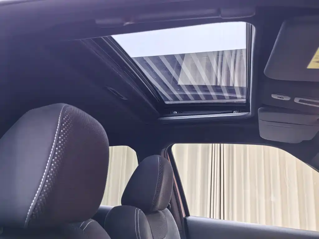 Infiniti ESQ — фото 22