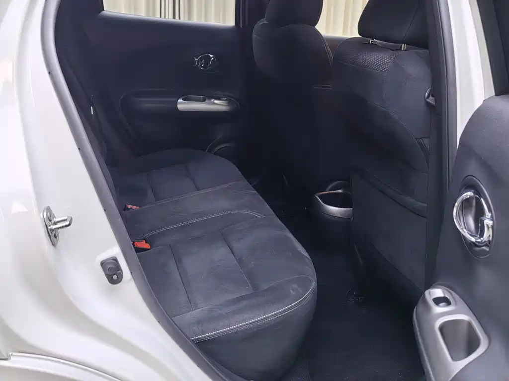 Infiniti ESQ — фото 23