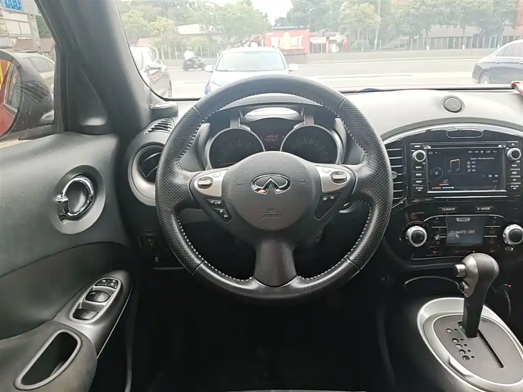 Infiniti ESQ — фото 11