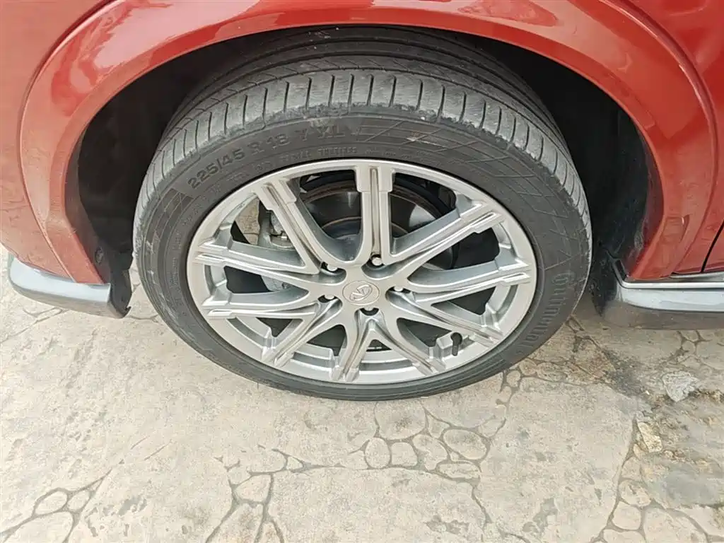 Infiniti ESQ — фото 23