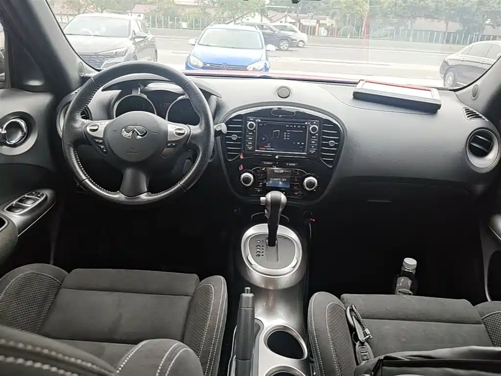 Infiniti ESQ — фото 10