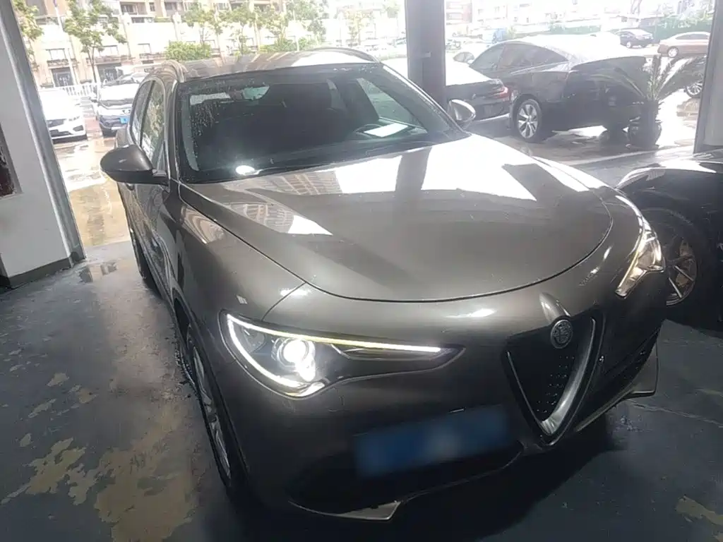 Alfa Romeo Stelvio — фото 4
