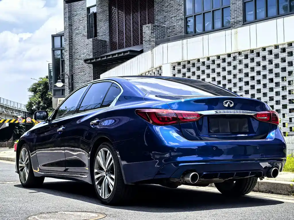 Infiniti Q50L — фото 14