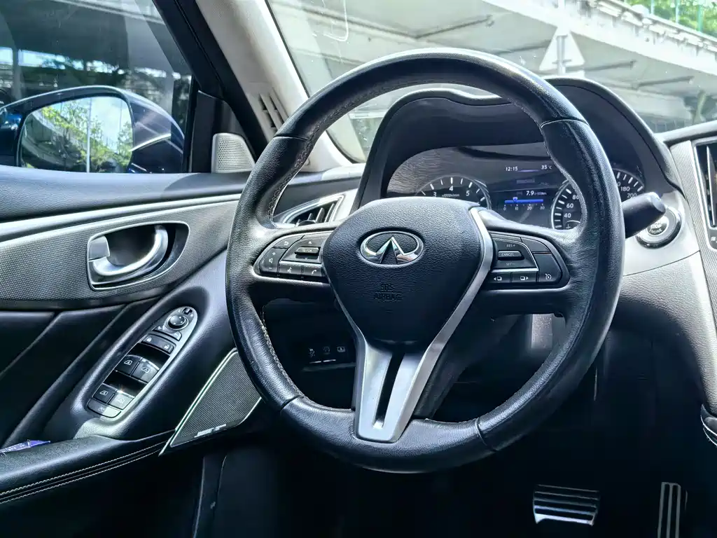 Infiniti Q50L — фото 30