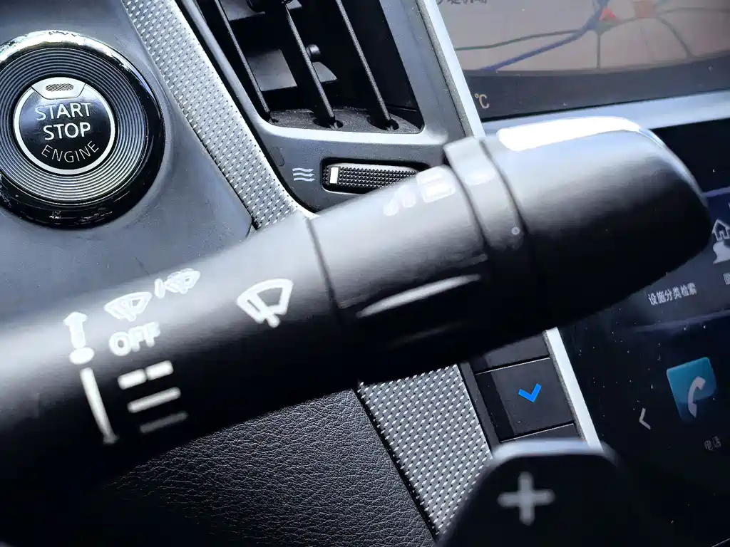 Infiniti Q50L — фото 42