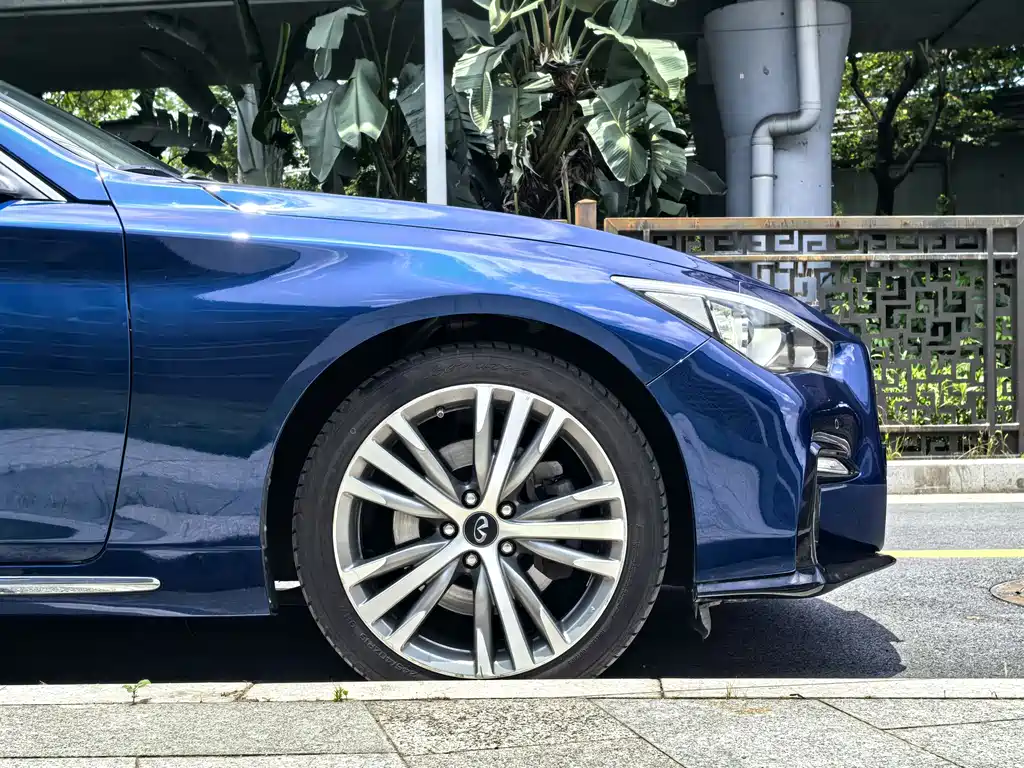 Infiniti Q50L — фото 10