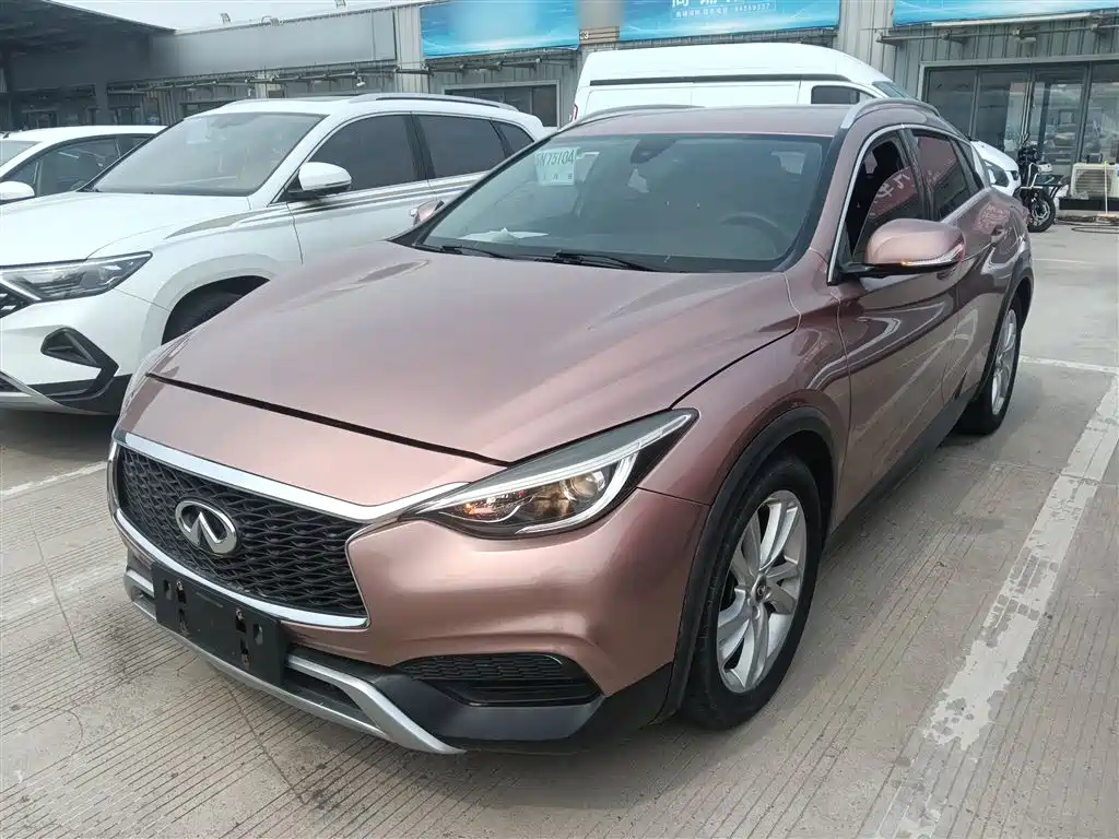 Infiniti QX30 — фото 2
