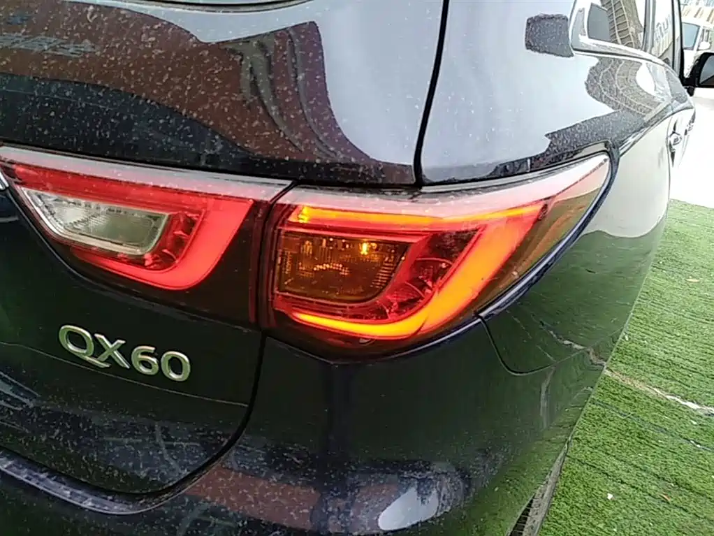 Infiniti QX60 (Import) — фото 8