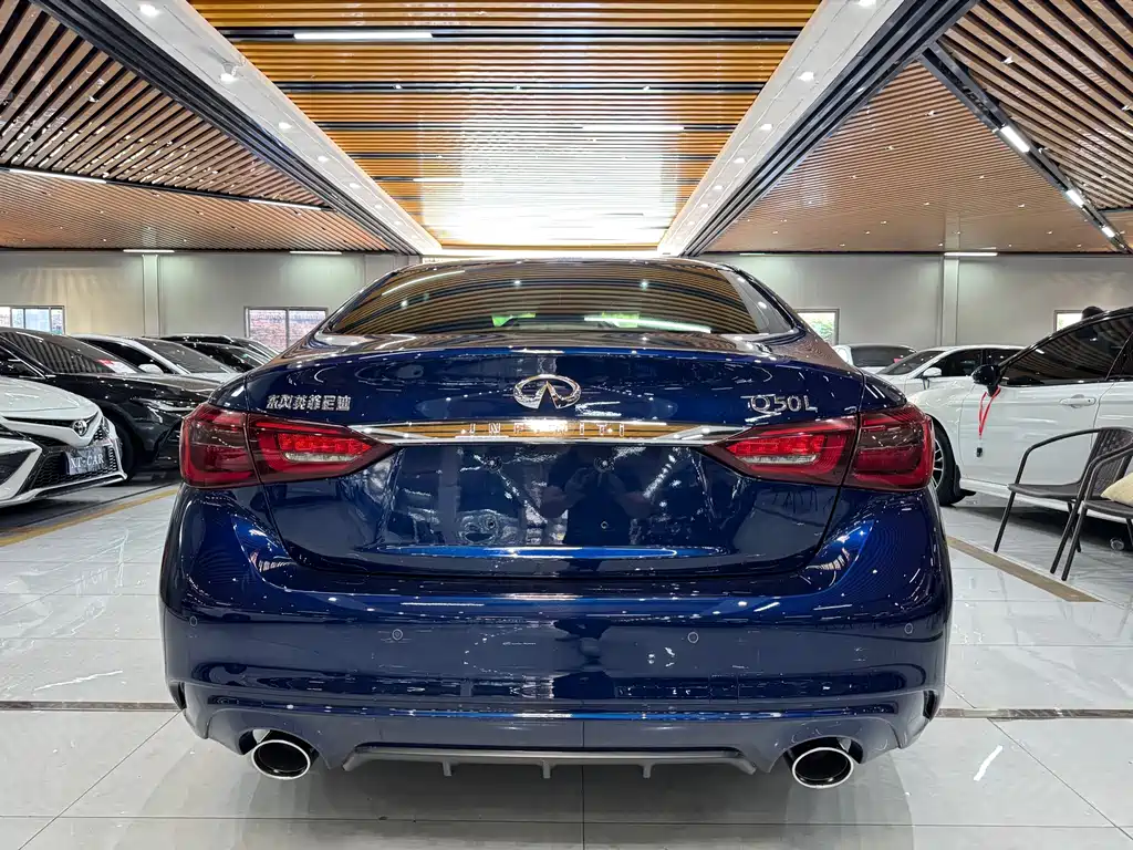 Infiniti Q50L — фото 11