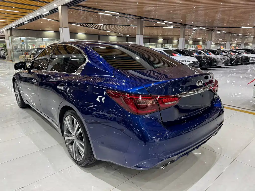 Infiniti Q50L — фото 13