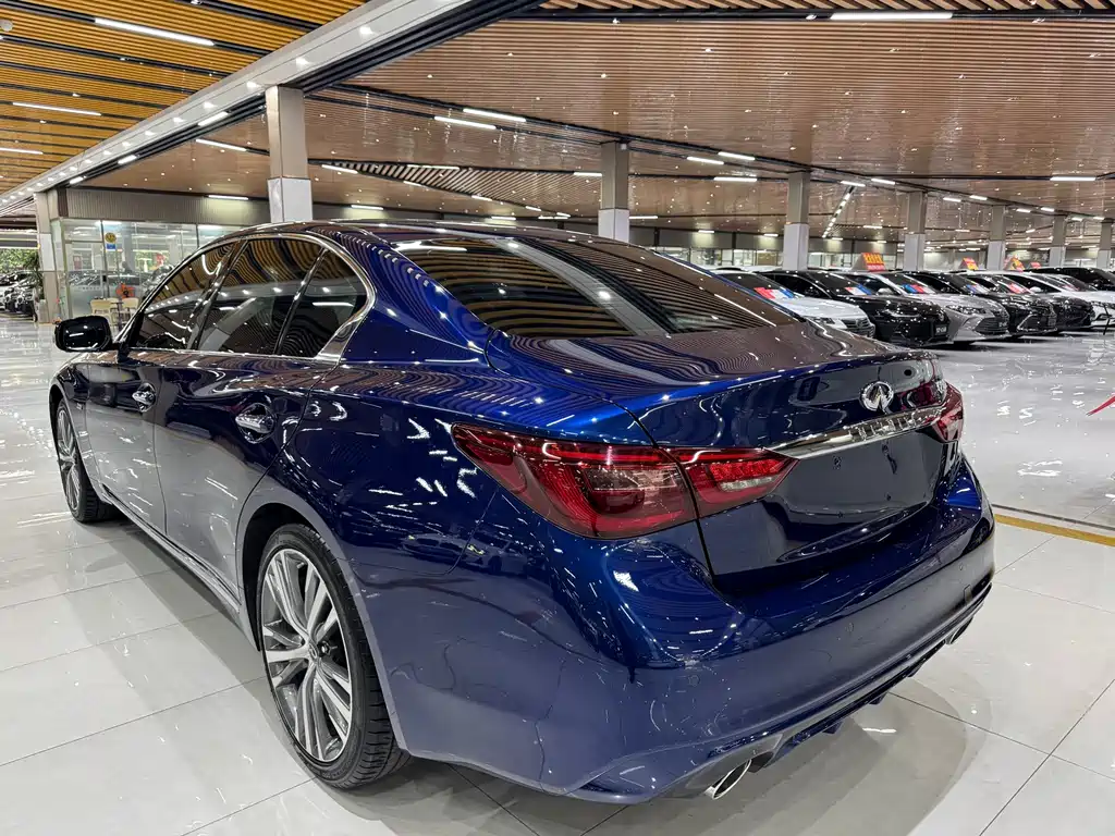 Infiniti Q50L — фото 17