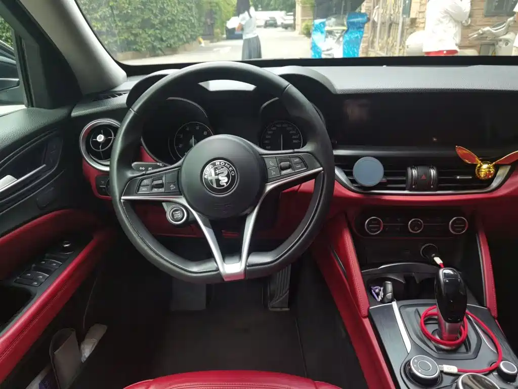 Alfa Romeo Stelvio — фото 3
