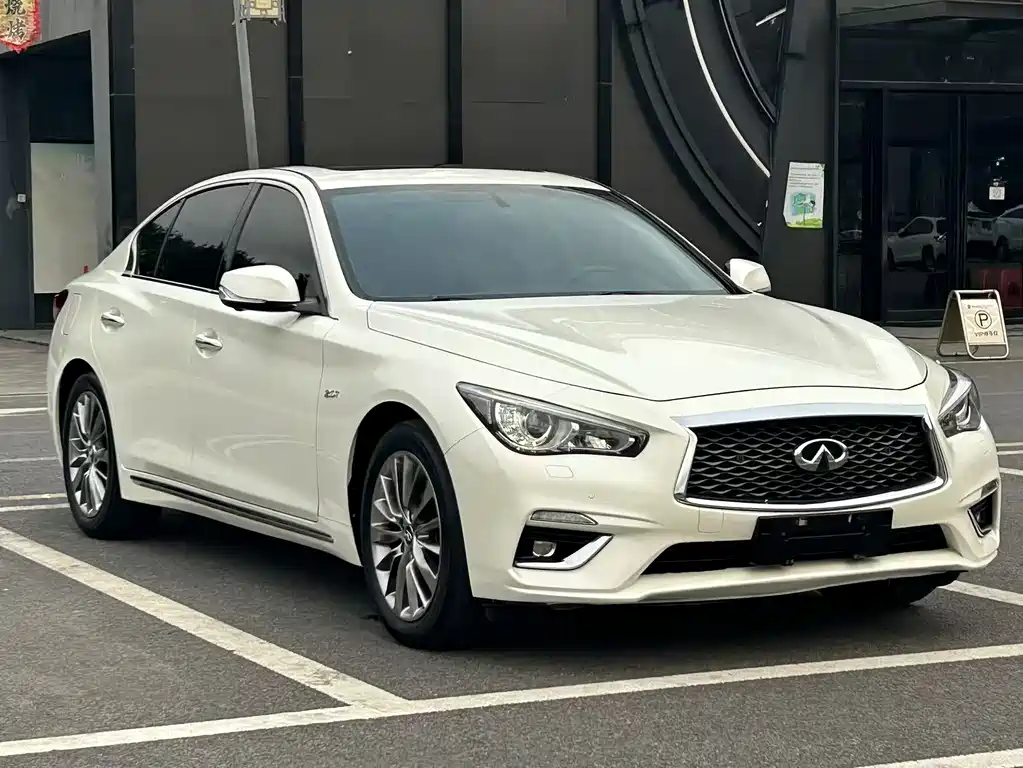 Infiniti Q50L — фото 3