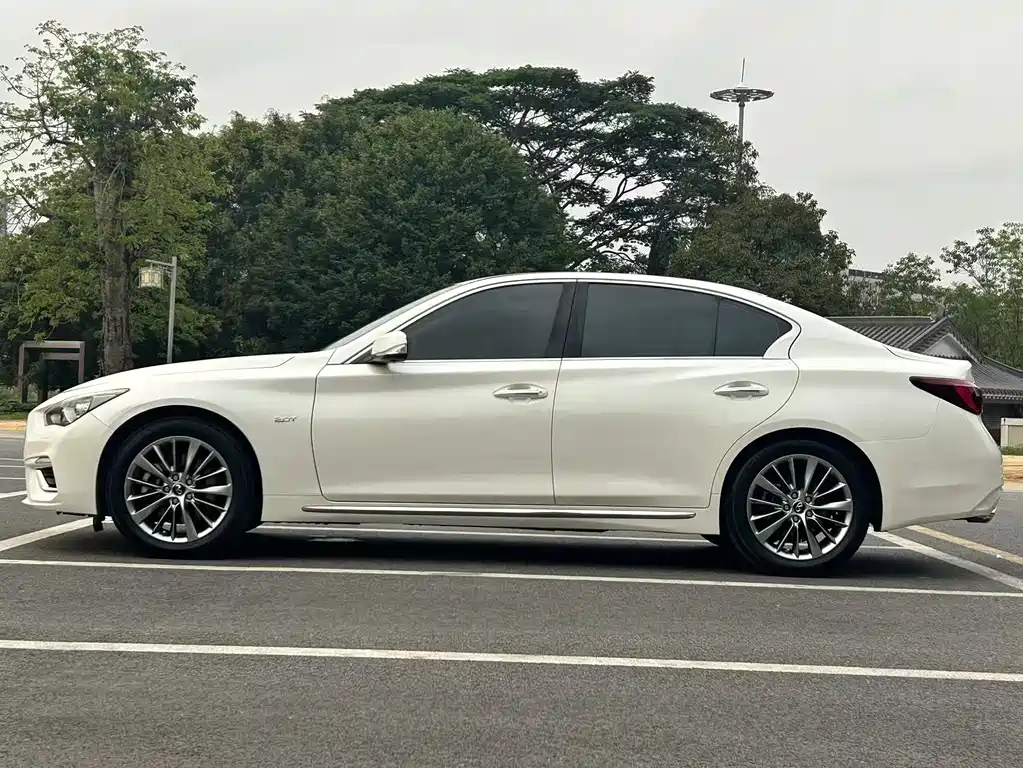 Infiniti Q50L — фото 6