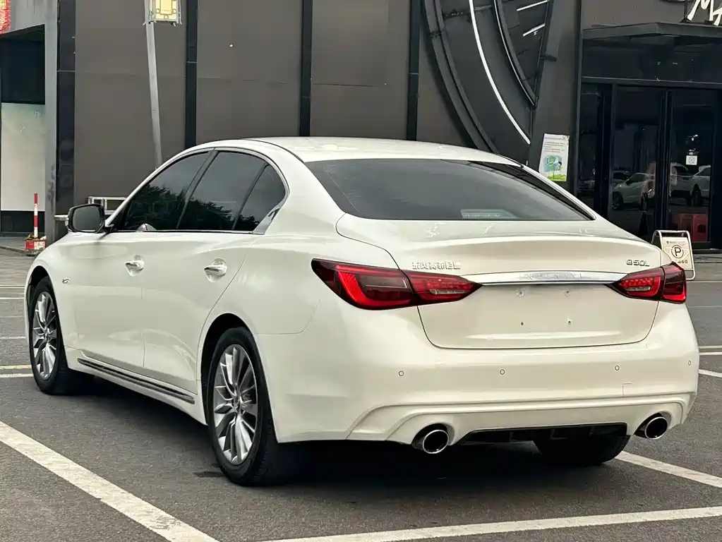 Infiniti Q50L — фото 7