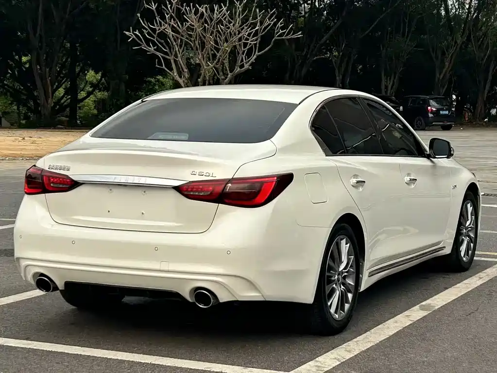 Infiniti Q50L — фото 9