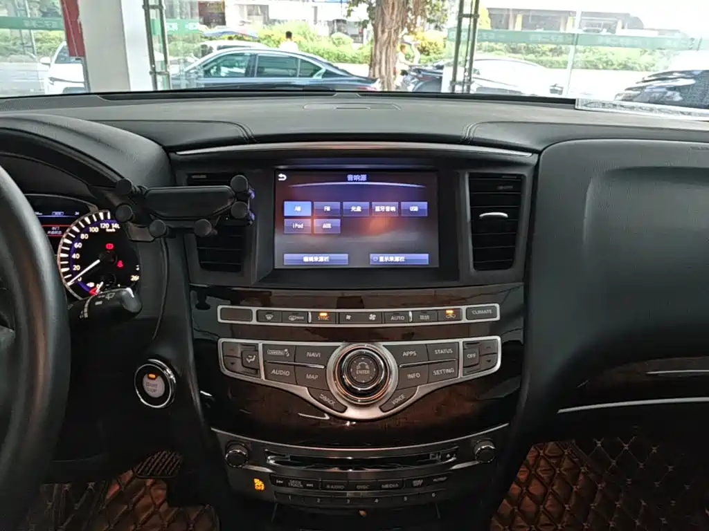 Infiniti QX60 (Import) — фото 13