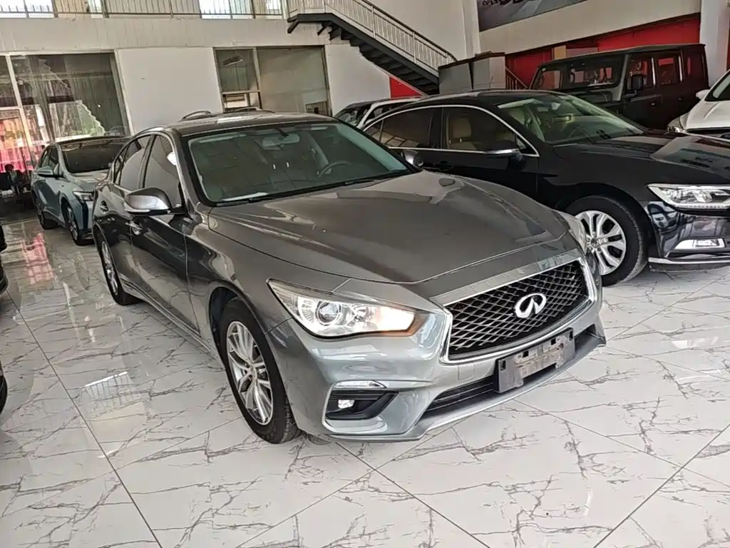 Infiniti Q50L — фото 4