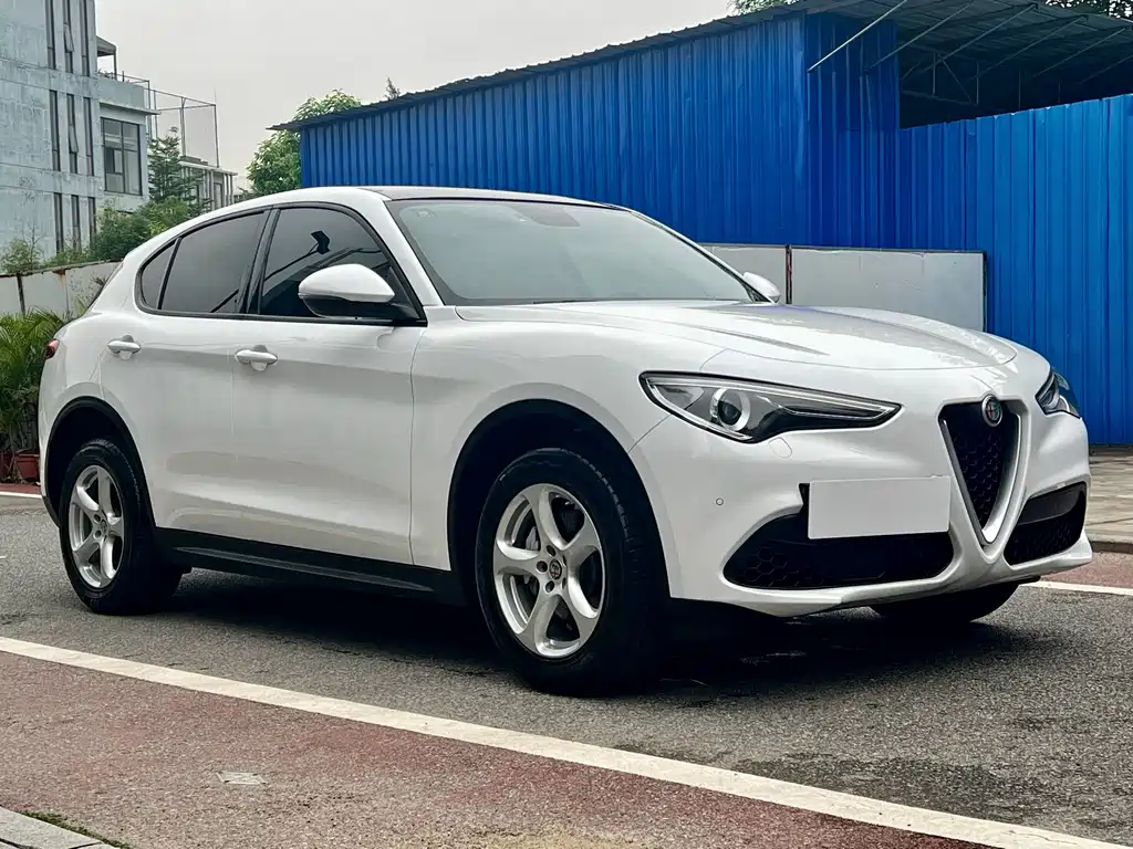 Alfa Romeo Stelvio — фото 3