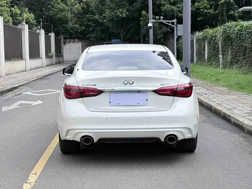 Infiniti Q50L — фото 15