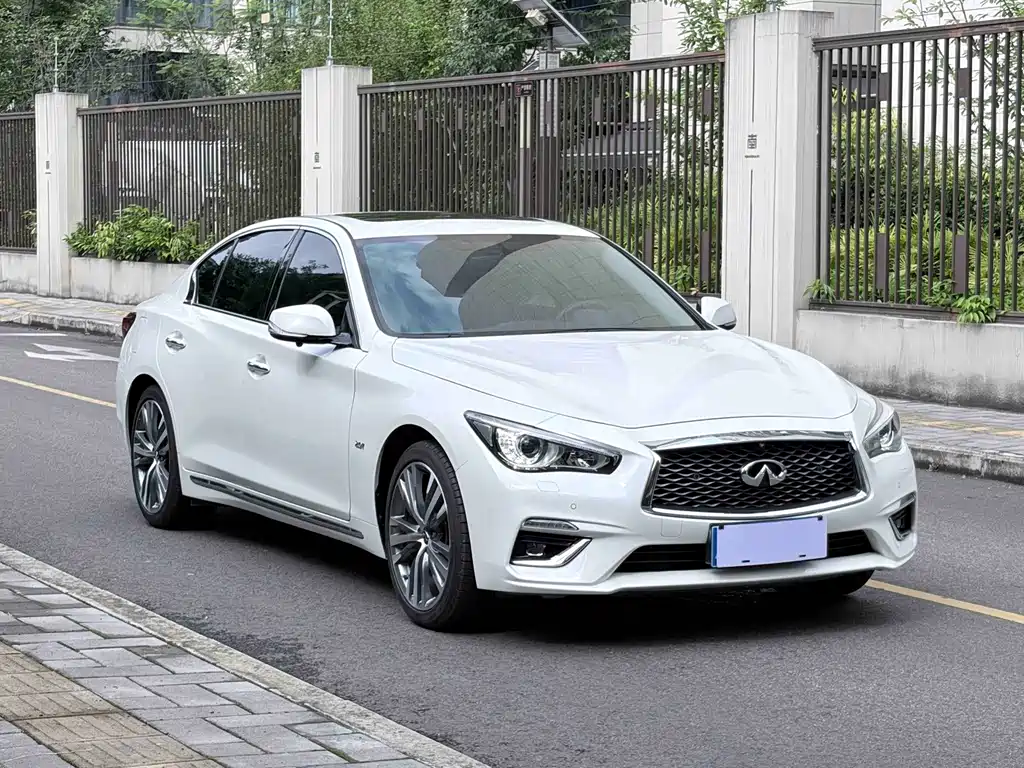 Infiniti Q50L — фото 3