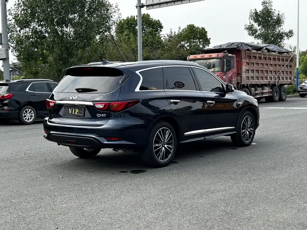 Infiniti QX60 (Import) — фото 23