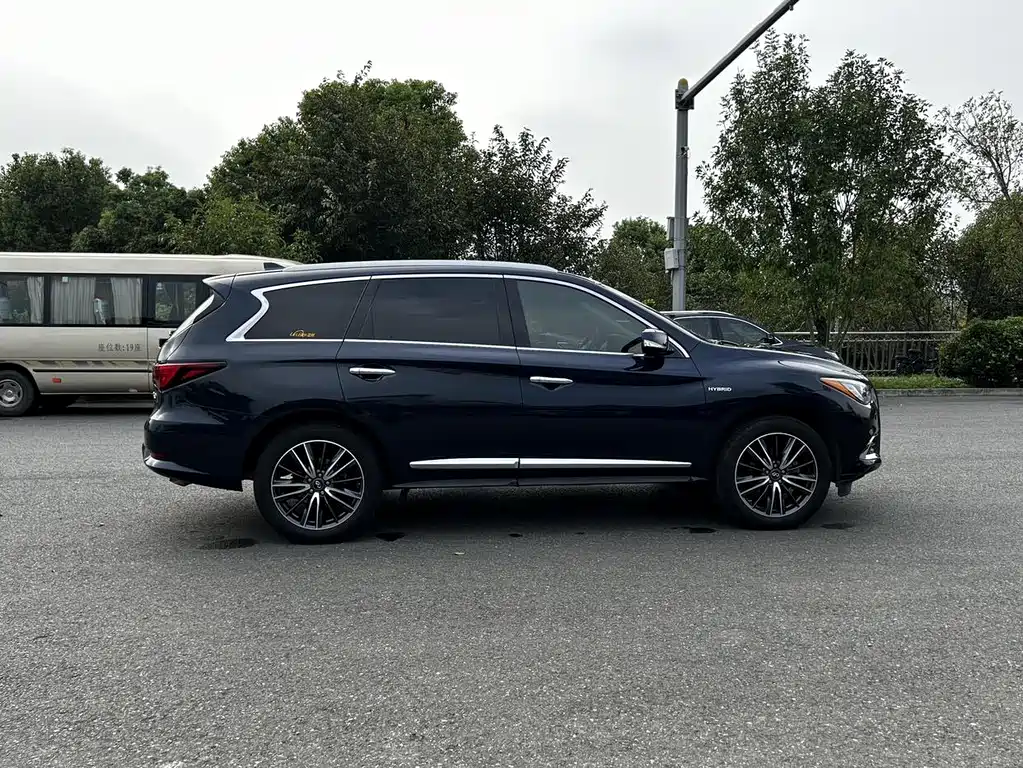 Infiniti QX60 (Import) — фото 5