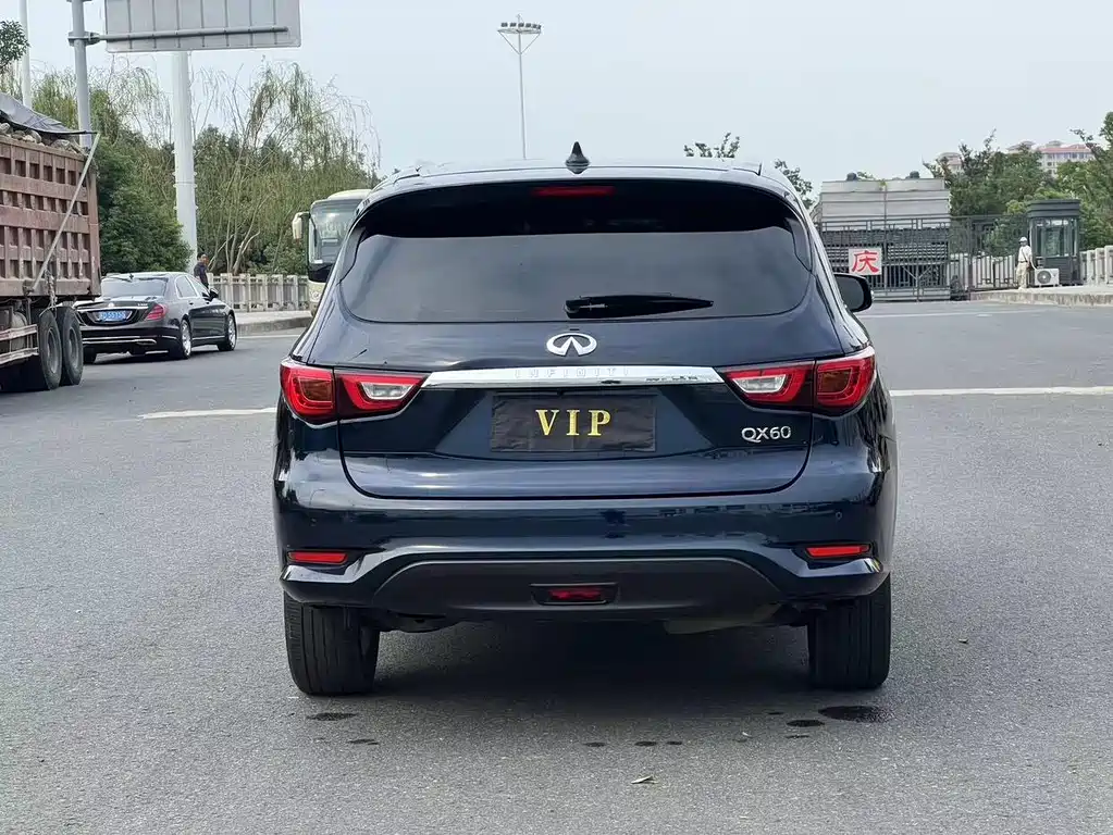 Infiniti QX60 (Import) — фото 7