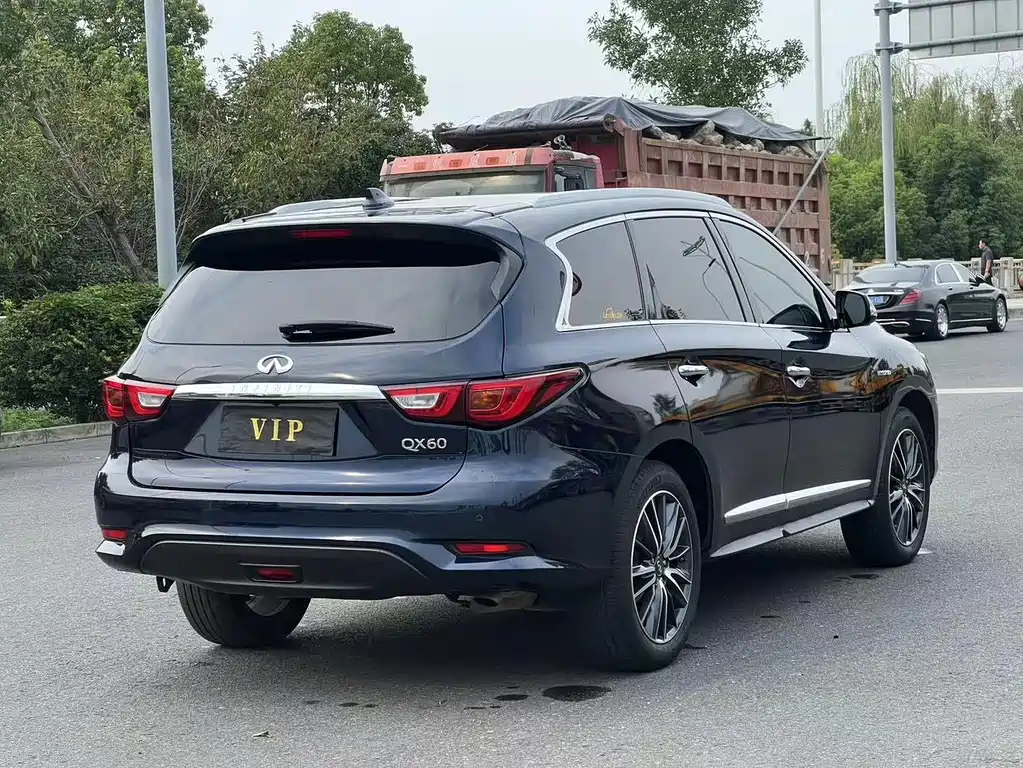 Infiniti QX60 (Import) — фото 8