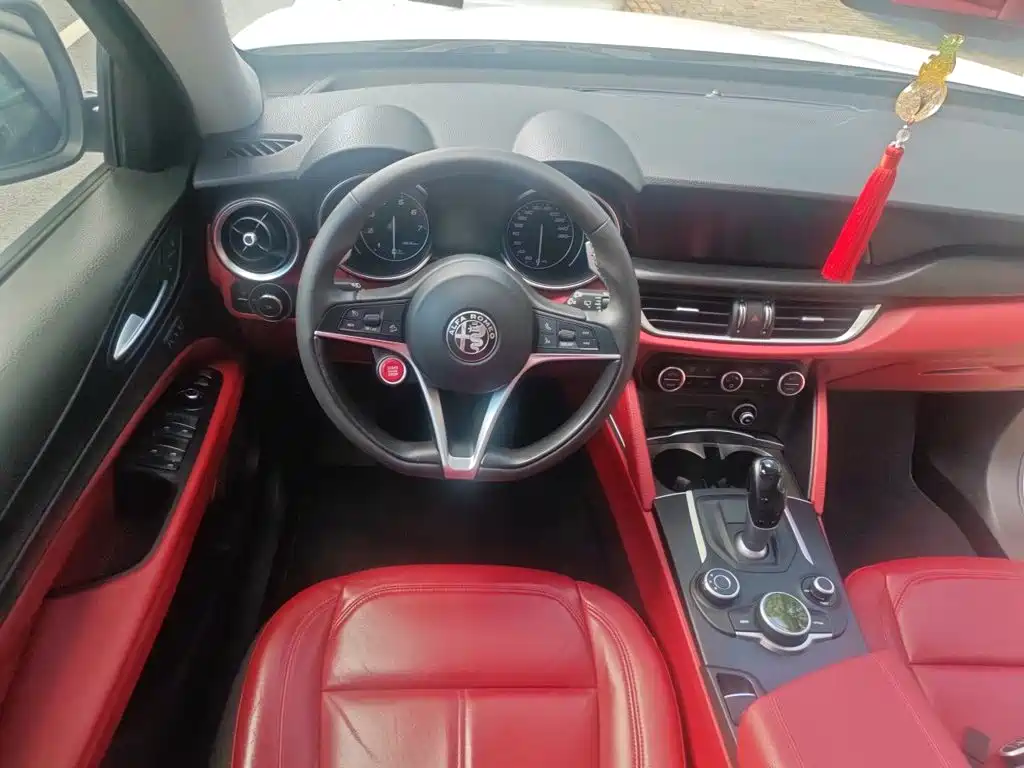 Alfa Romeo Stelvio — фото 3