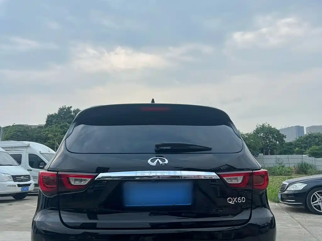 Infiniti QX60 (Import) — фото 9