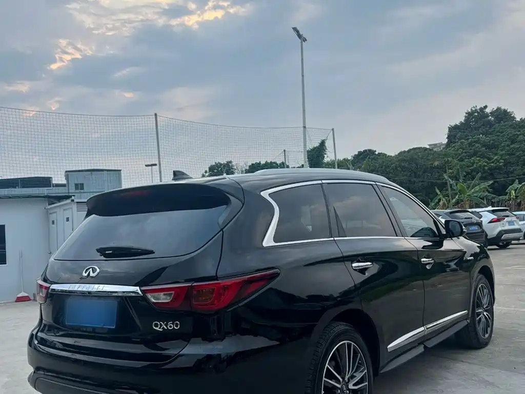 Infiniti QX60 (Import) — фото 10