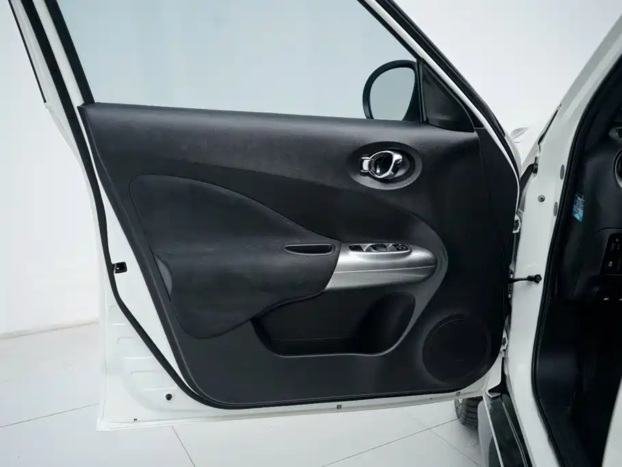 Infiniti ESQ — фото 14